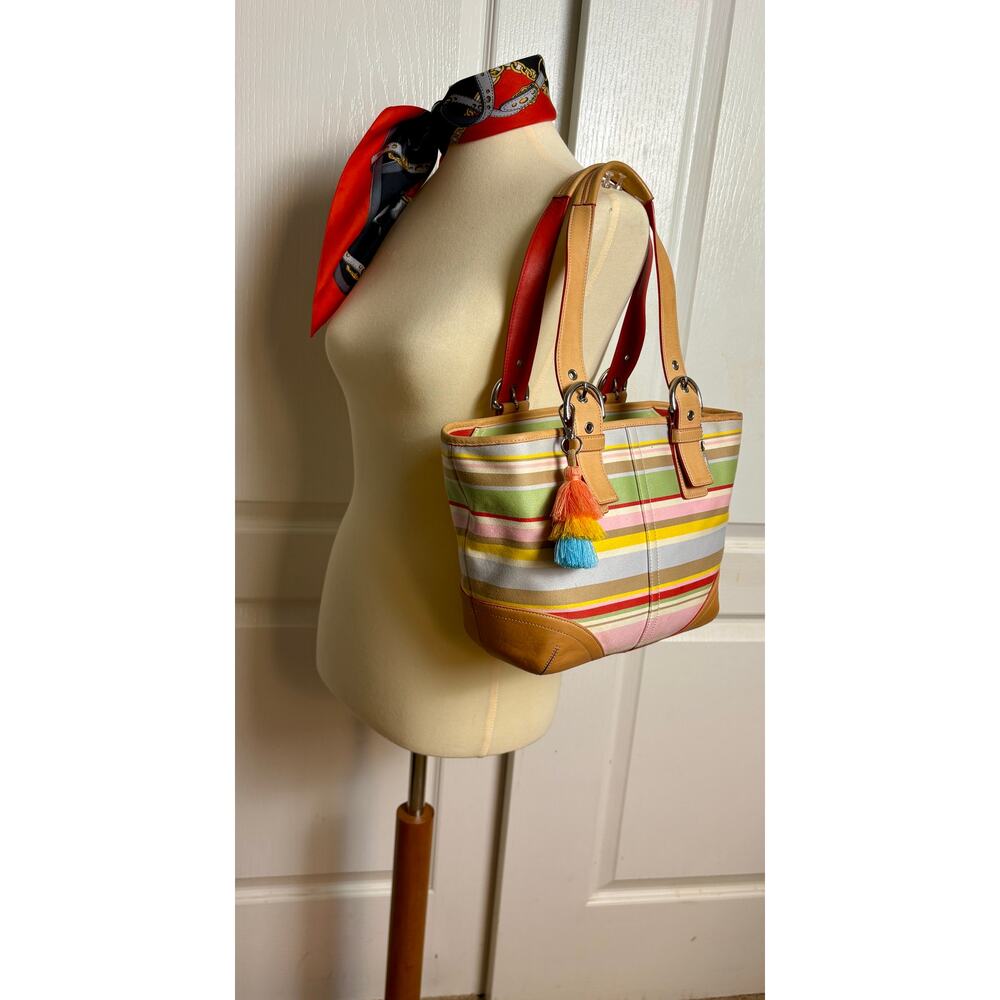 Coach Y2K Hamptons Daisy Stripe Tote with Tan Vachetta Leather Trim and Charm - Picture 2 of 16